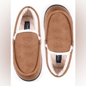 Chaps NWT Off-White Plush Slippers moccasins